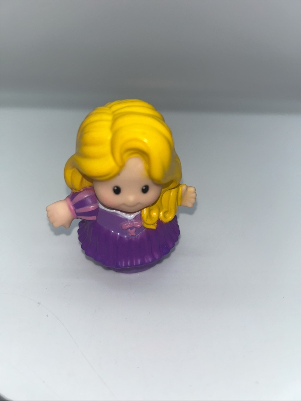 Fisher Price Little People Disney Princess Lot Belle Aurora Rapunzel Throne 2012 - Picture 6 of 10